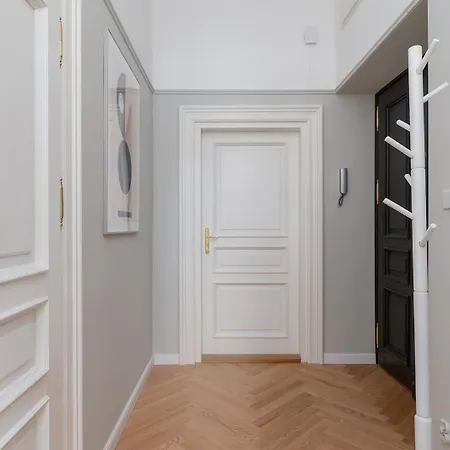2 - Bedroom With Balcony - Rejtana 10 Apartment Krakau
